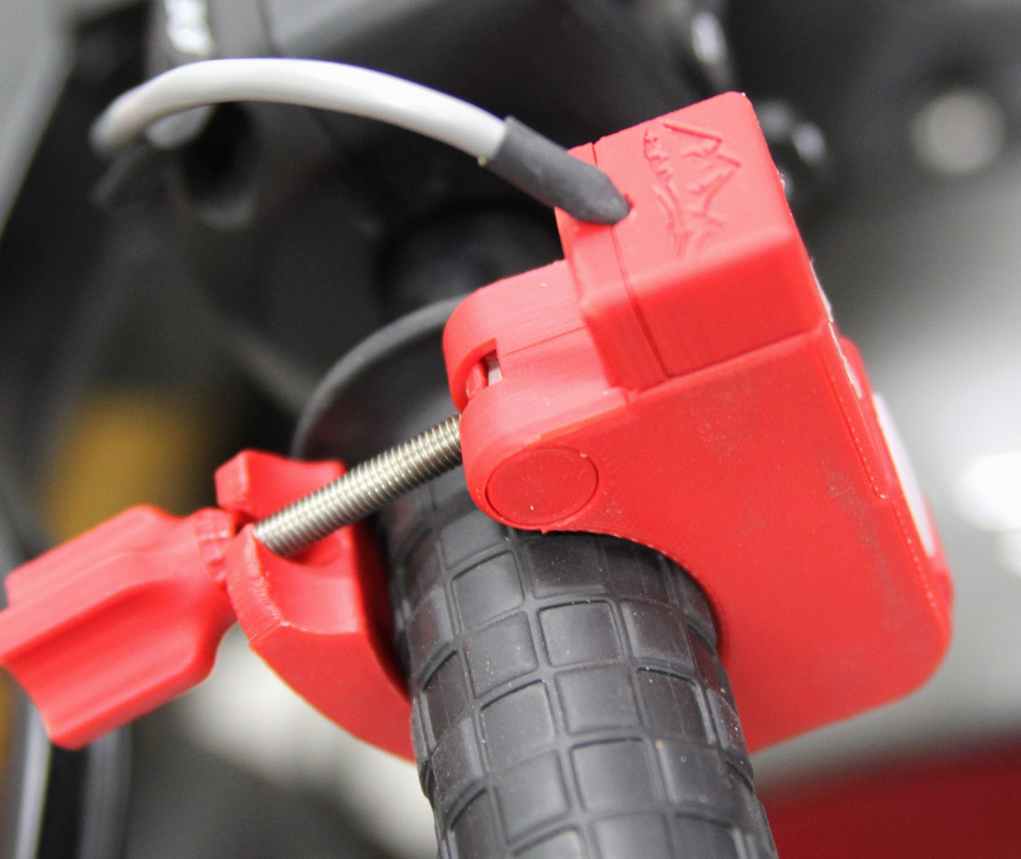 CaptR 3 - Handlebar Remote with Power Plug
